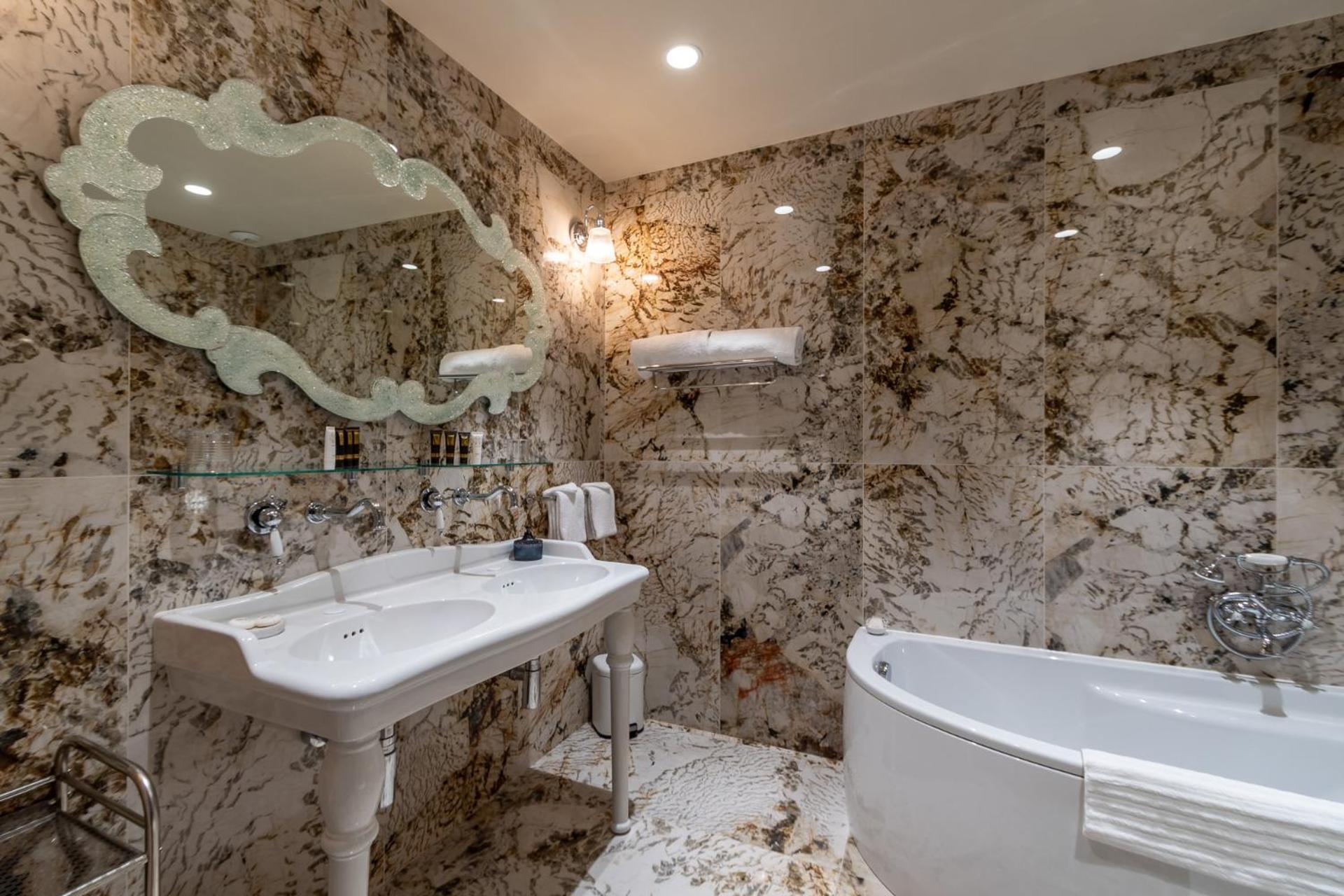 Hotel Demeure Loredana Saint-Florent  Exterior photo